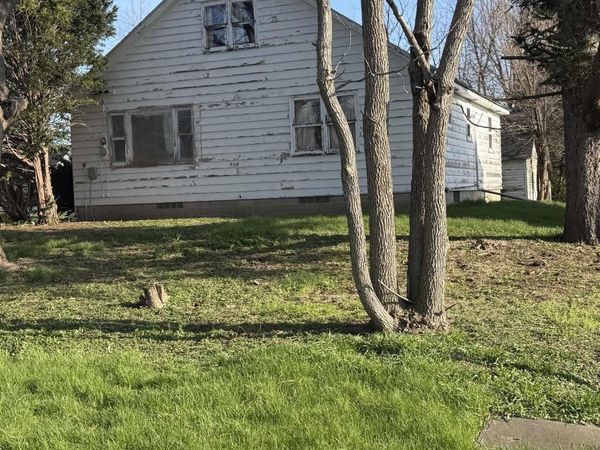 908 SHERMAN Street, Dysart, IA 52224