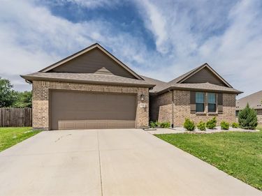 13301 Ridings Drive, Fort Worth, TX 76052