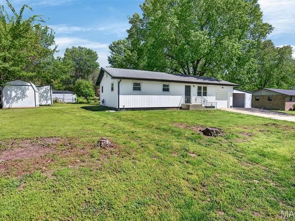 1432 Ronald Drive , Lebanon, MO 65536