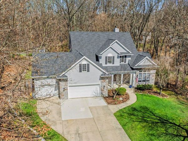 6390 Shugarbush Trail, Kalamazoo, MI 49009