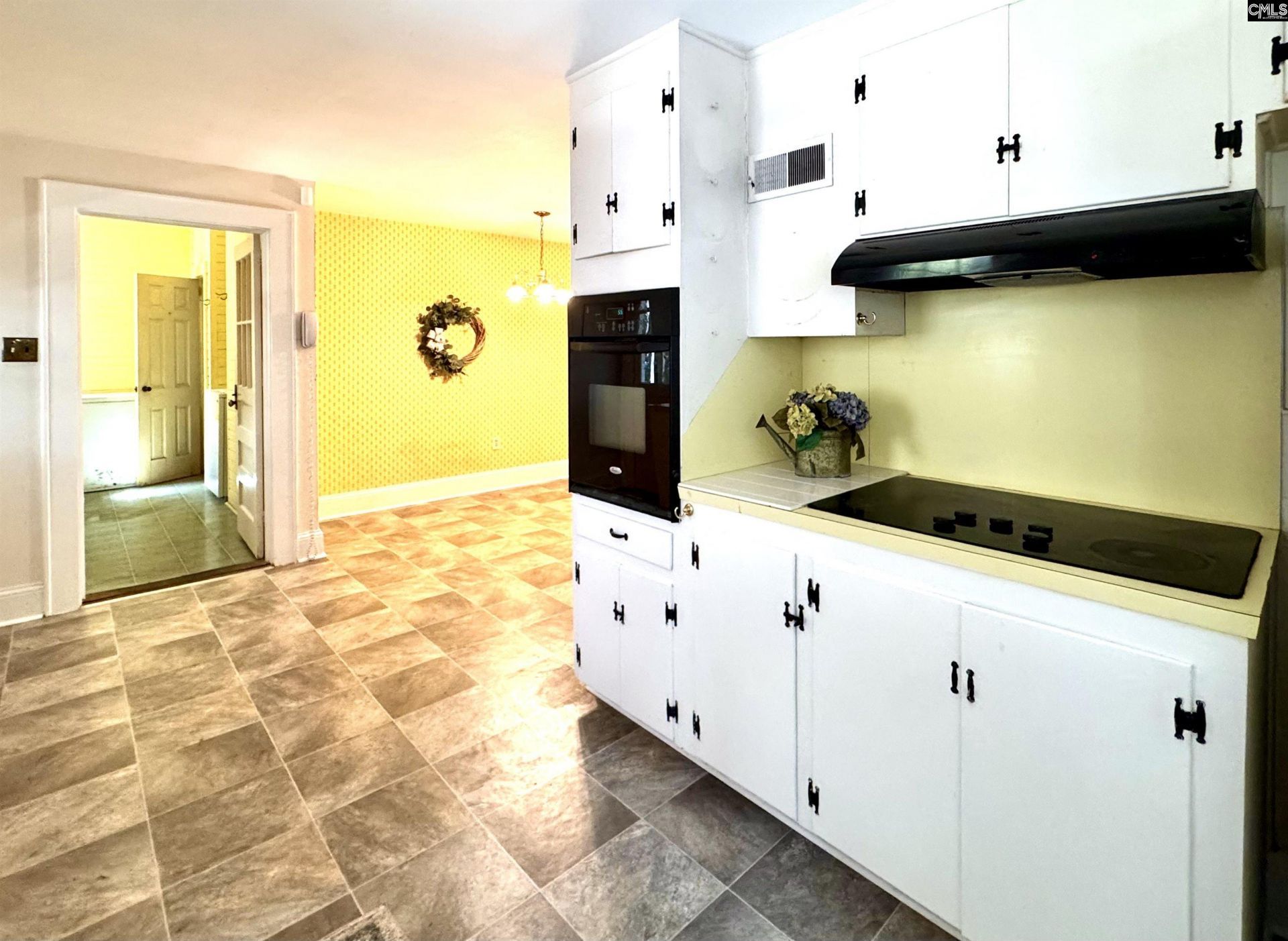 940 Ellis Avenue  Photo 4