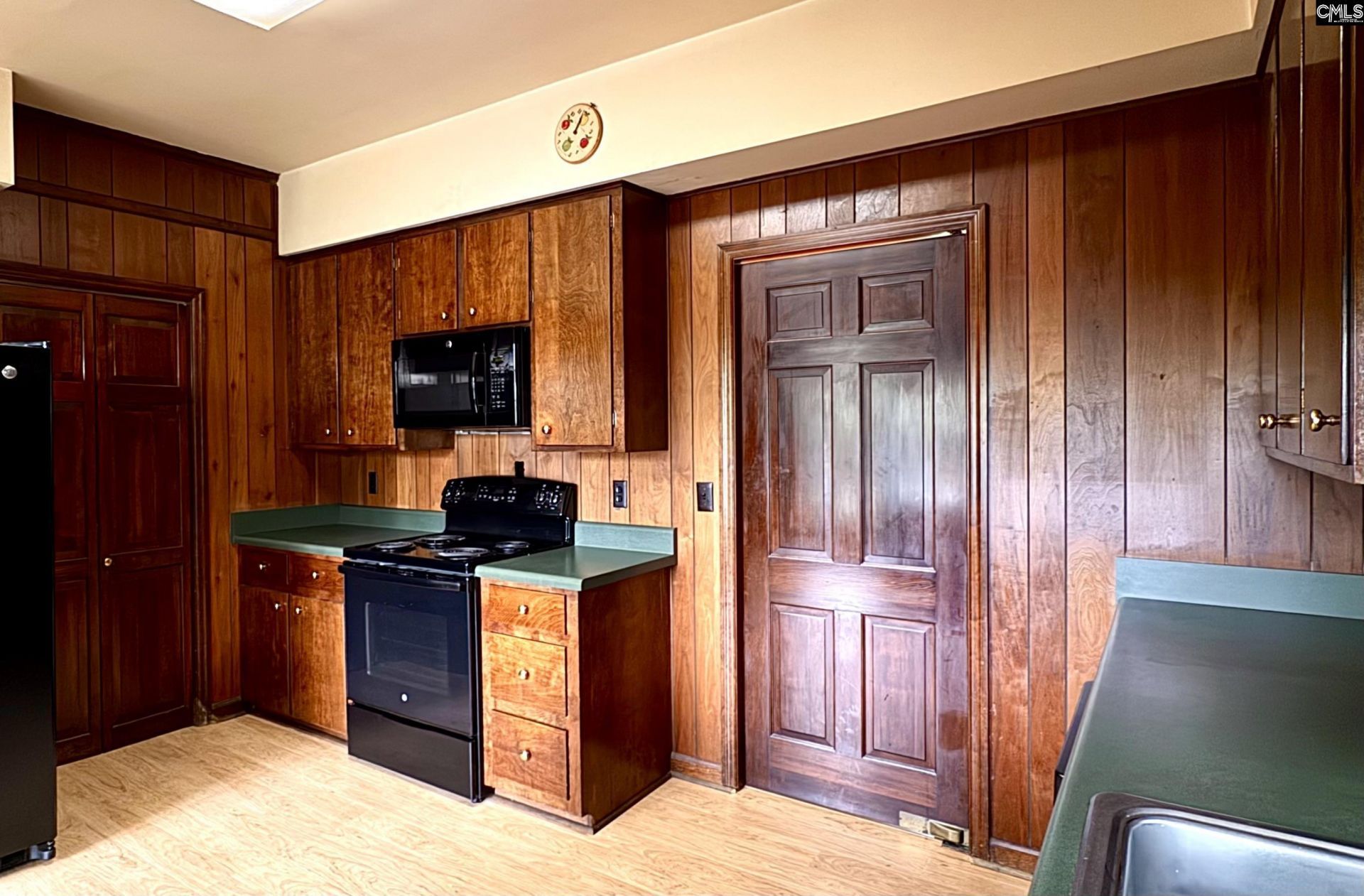 443 Club Acres Boulevard  Photo 5