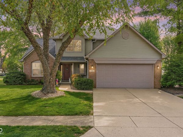 1389 Macintosh Drive , Avon, IN 46123