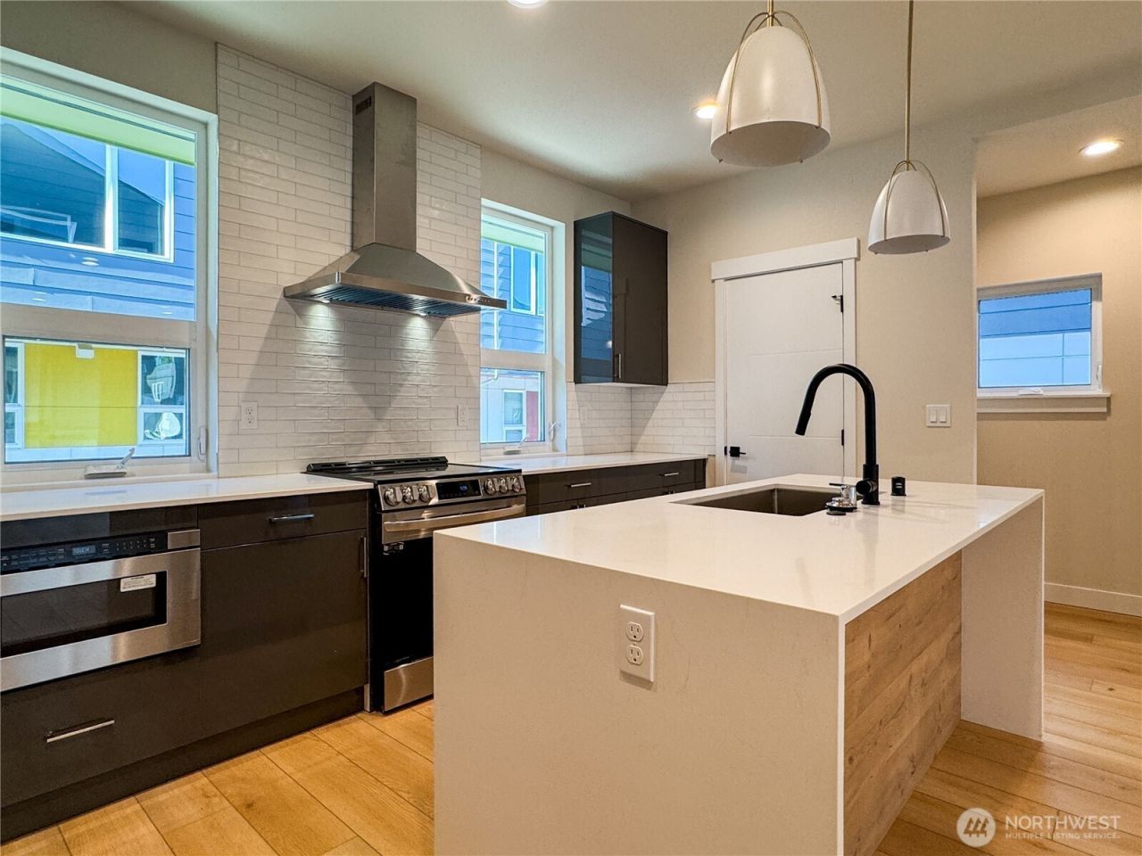 6909 42nd Avenue S, Unit A, Seattle, WA 98118