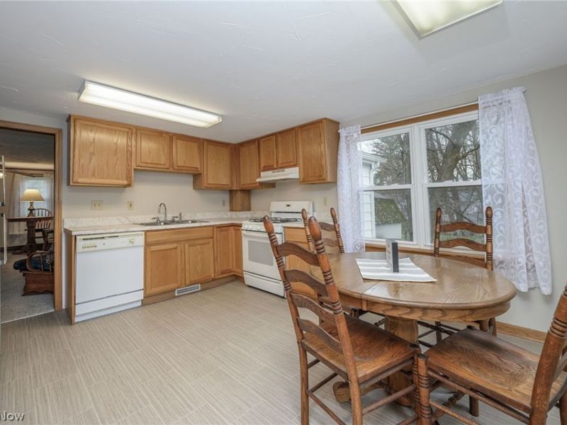 1069 W Nimisila Road, New Franklin, OH 44216 Photo 8