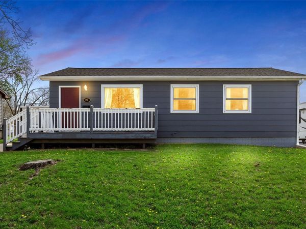 179 Lenora Drive NW, Cedar Rapids, IA 52405