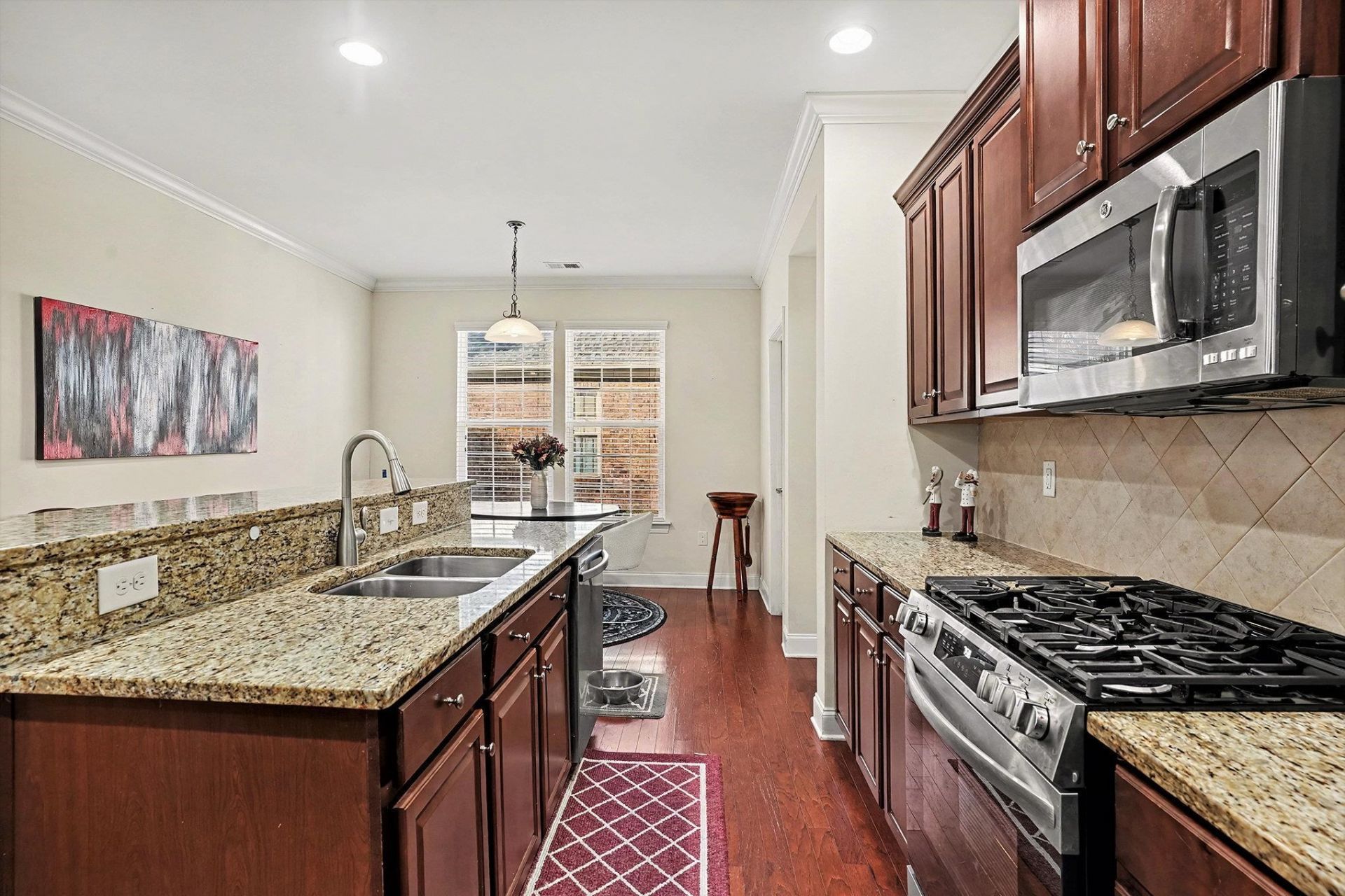 962 Henry James Dr.  Photo 9