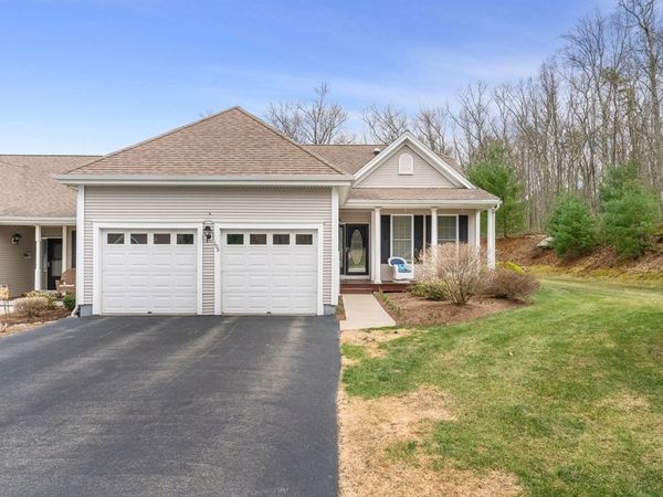 105 Taft Hill Ln, Unit 105, Uxbridge, MA 01569