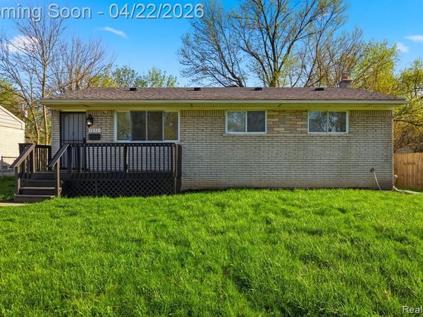 28521 Oakwood Street, Inkster, MI 48141