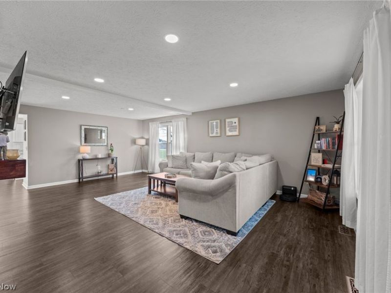 5242 Aster Avenue NE, Canton, OH 44705 Photo 11