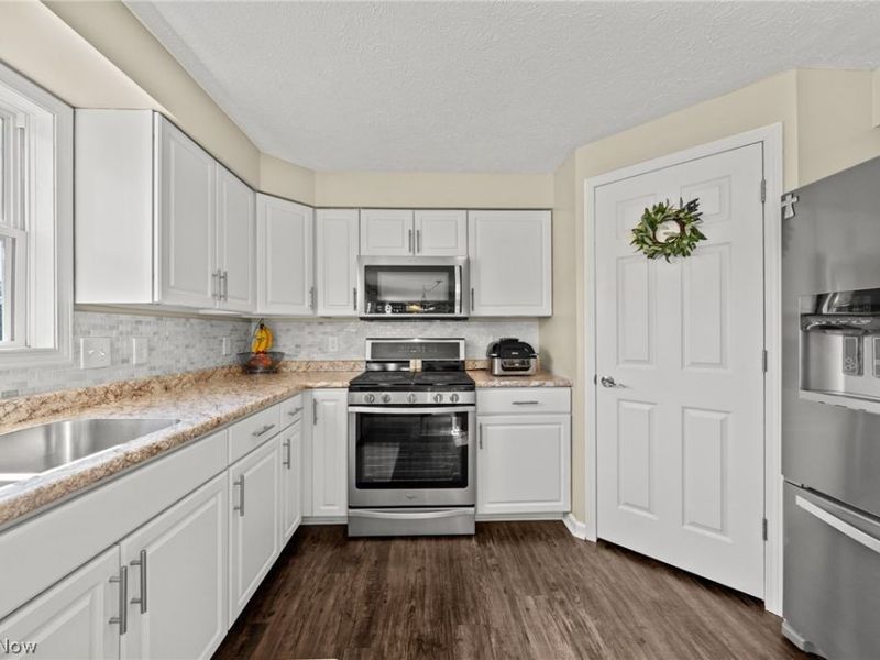 5242 Aster Avenue NE, Canton, OH 44705 Photo 21