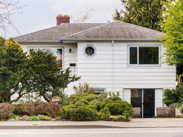 2430 Foul Bay Rd , Saanich, BC V8R 5A9