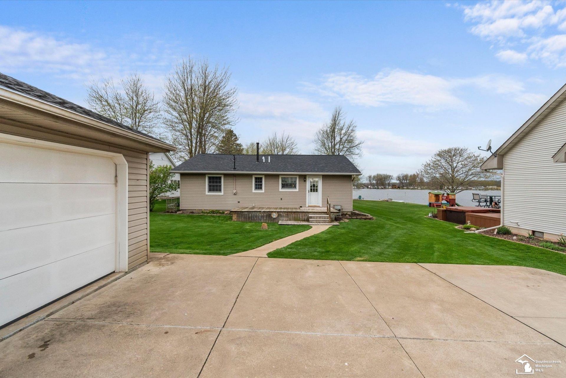 1030 Posey Lake Highway, Hudson, MI 49247 Main Photo