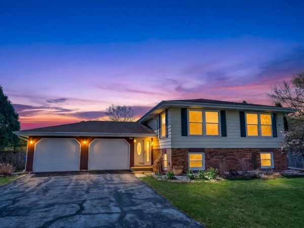 5755 Pembroke Drive, Fitchburg, WI 53711