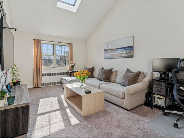 411 Merrick Road , Unit B, Rockville Centre, NY 11570