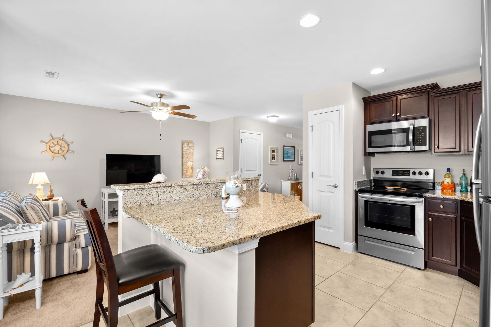 515 Riverward Dr.  Photo 8