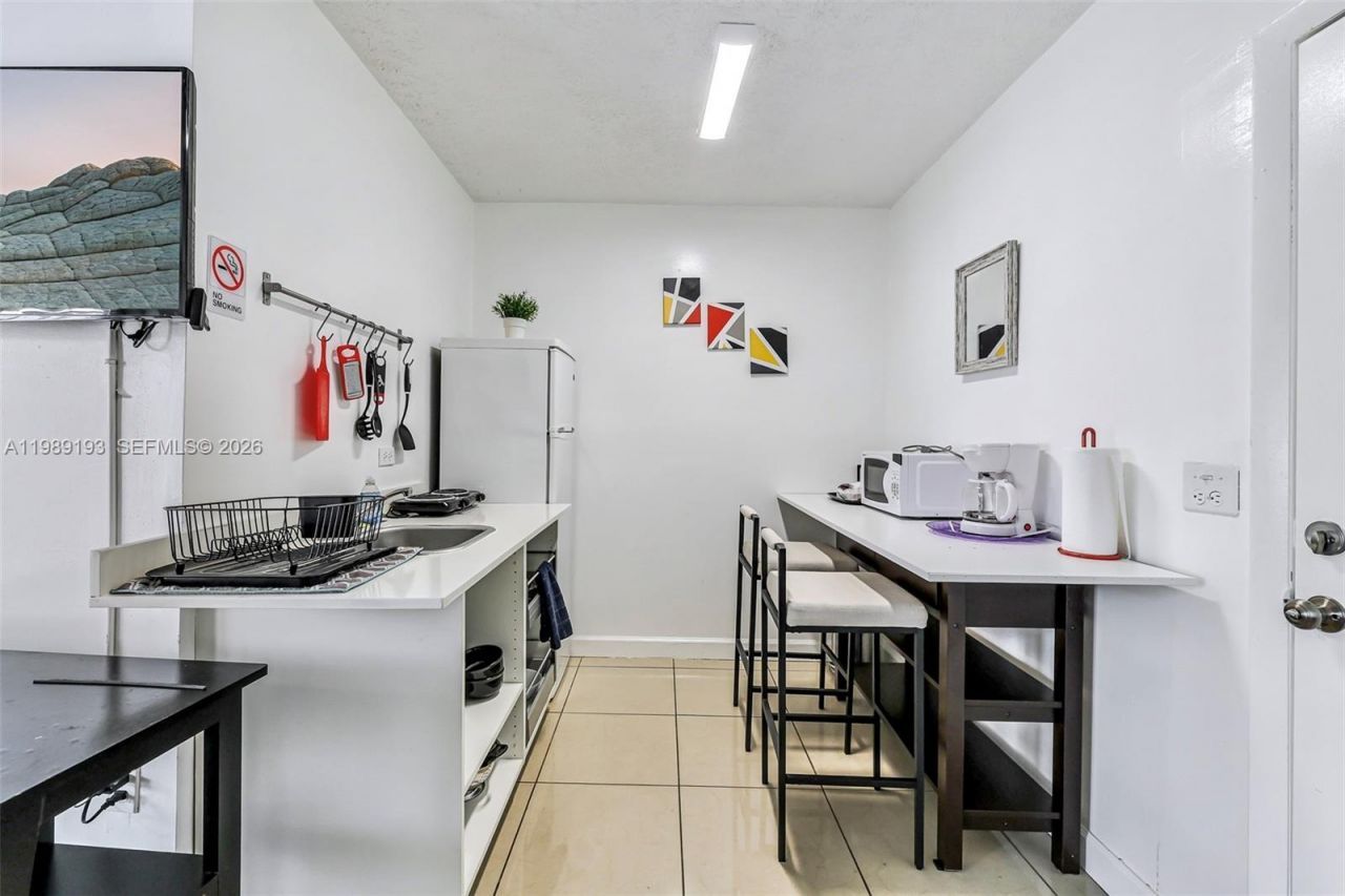 12085 W Dixie Hwy, Biscayne Park, FL 33161 Photo