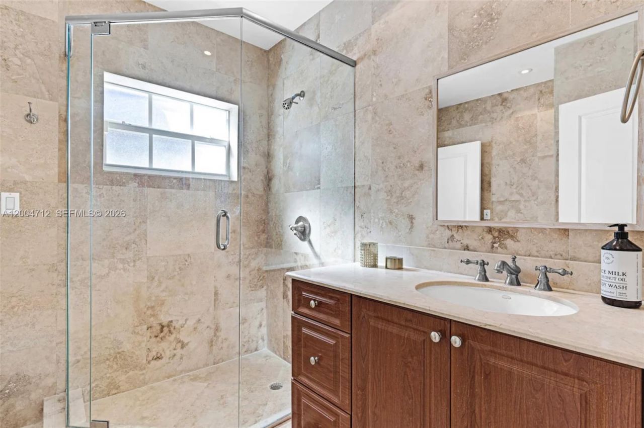 265 Palm Ave, Miami Beach, FL 33139 Photo