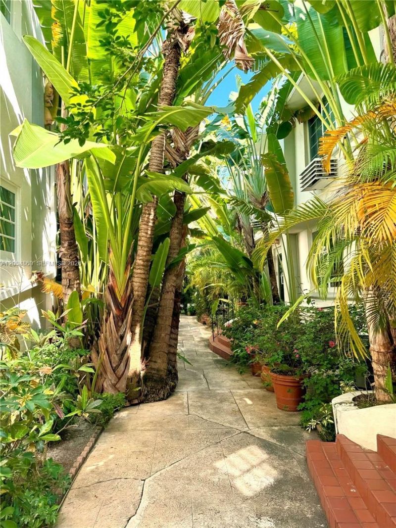 349 Meridian Ave , Unit B202, Miami Beach, FL 33139 Photo