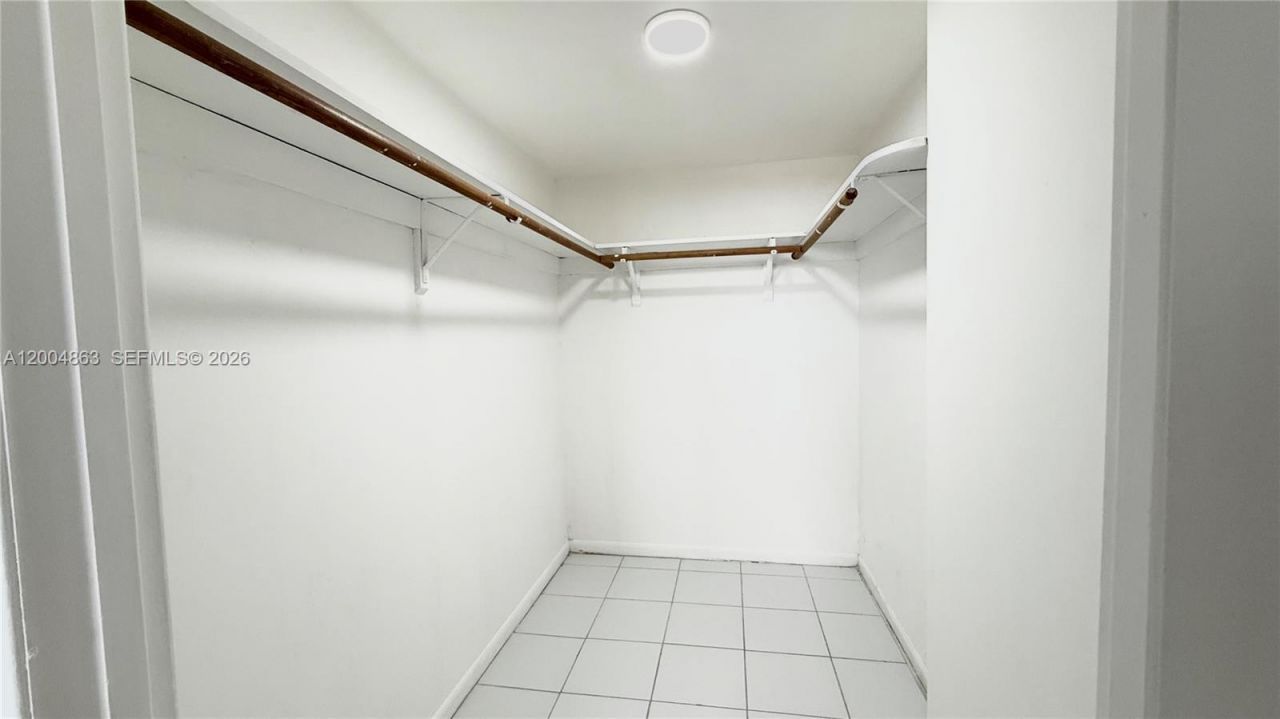 1830 Dixieanna St, Unit 404, Hollywood, FL 33020 Photo