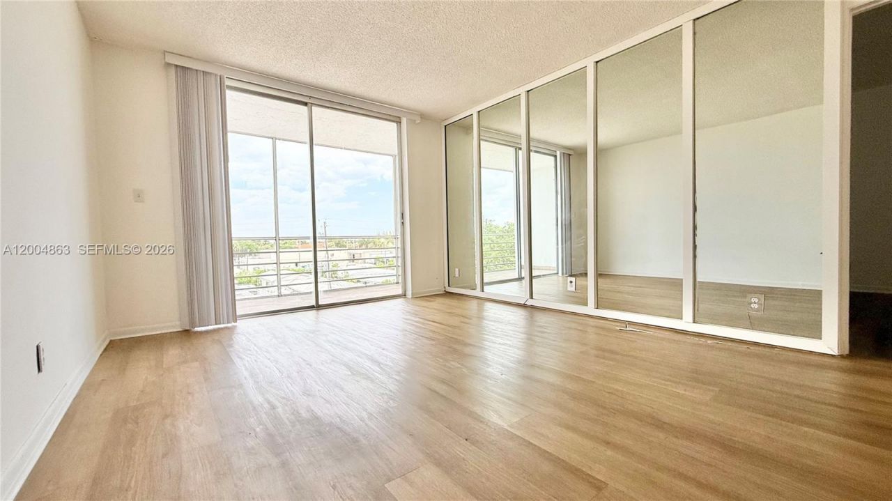 1830 Dixieanna St, Unit 404, Hollywood, FL 33020 Photo