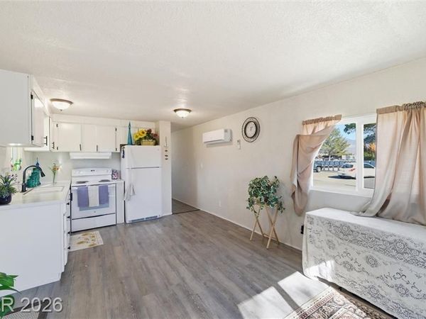 210 W Bonnie Claire Court, Pahrump, NV 89048