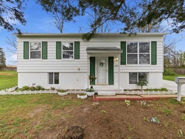 2050 N Willowood Dr, Ontario, OH 44906