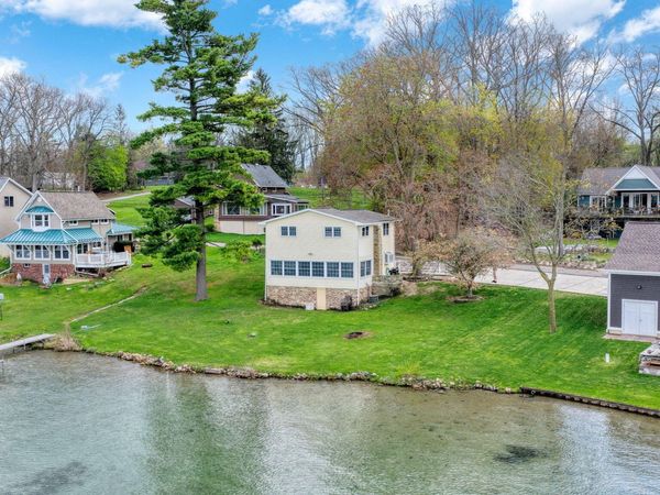 425 Oakwood Avenue, Clarklake, MI 49234