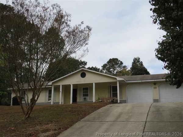 5660 Bauer Street , Hope Mills, NC 28348