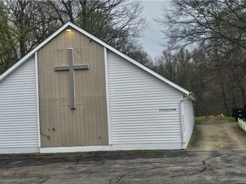 48443 Russia Road, Amherst, OH 44001 Photo 2