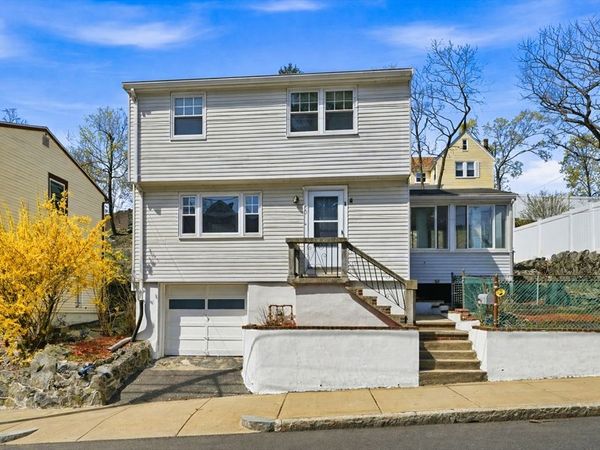 50 Earl St, Malden, MA 02148