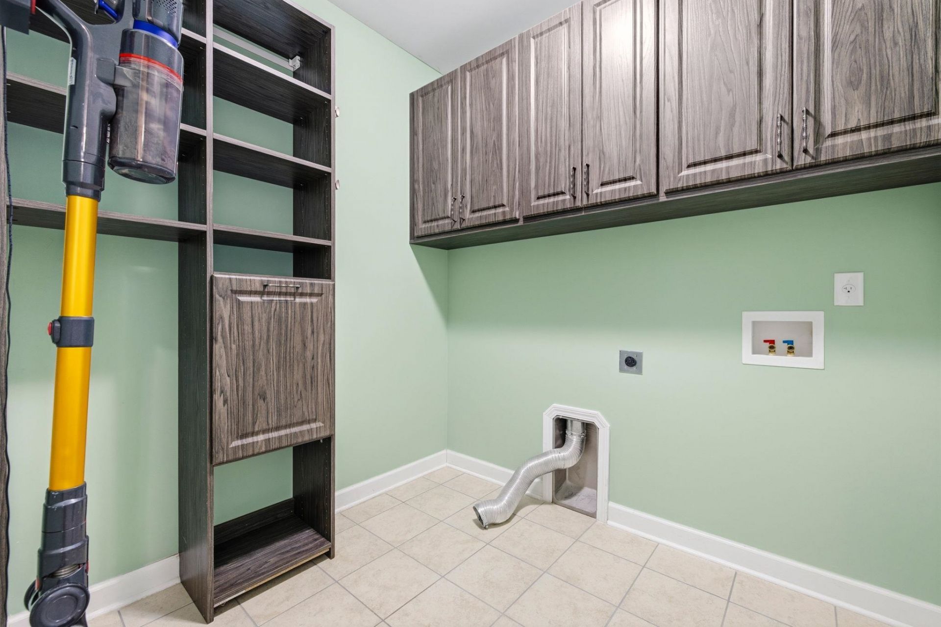 2820 Desert Rose St.  Photo 14