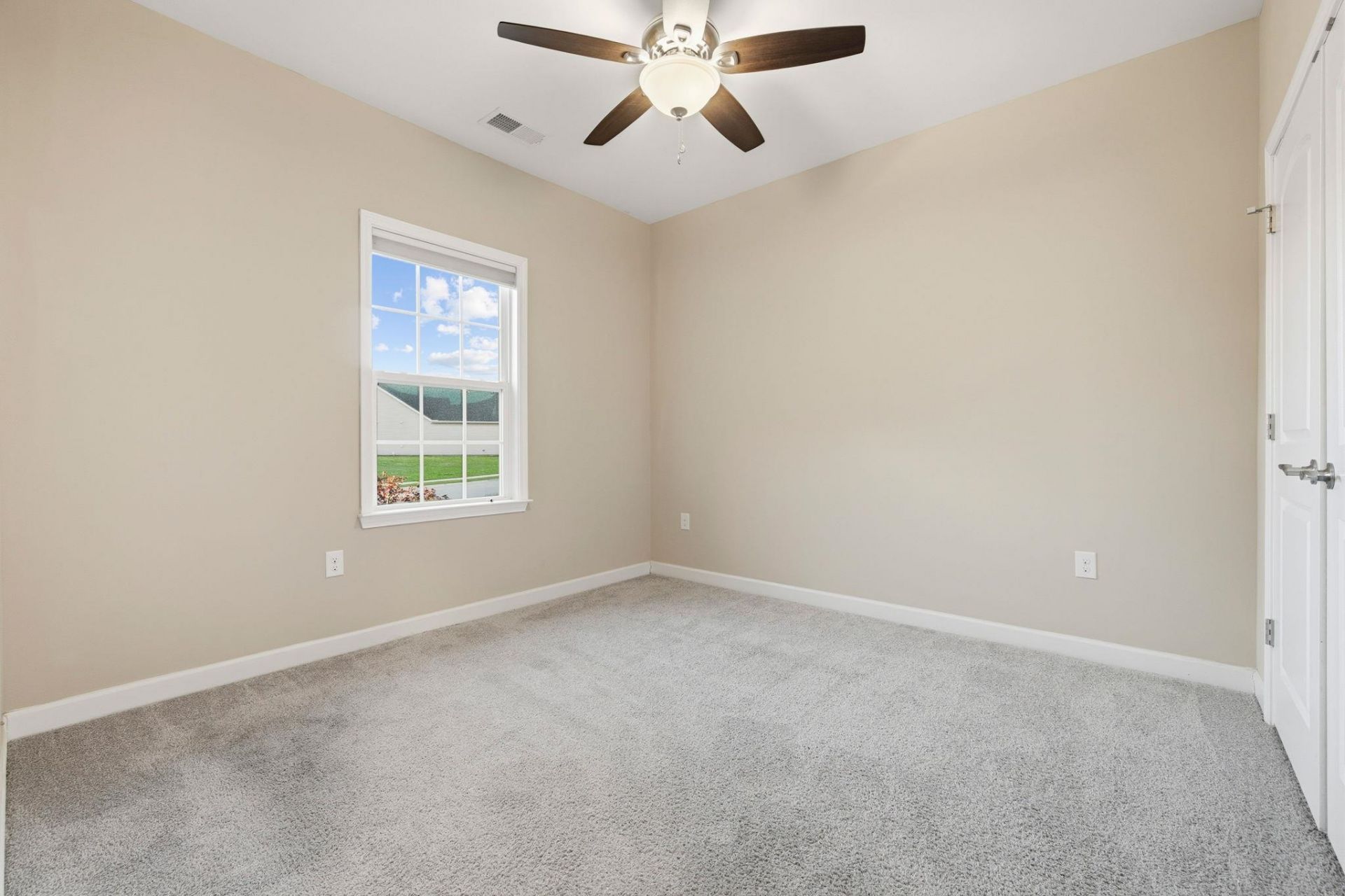 2820 Desert Rose St.  Photo 23