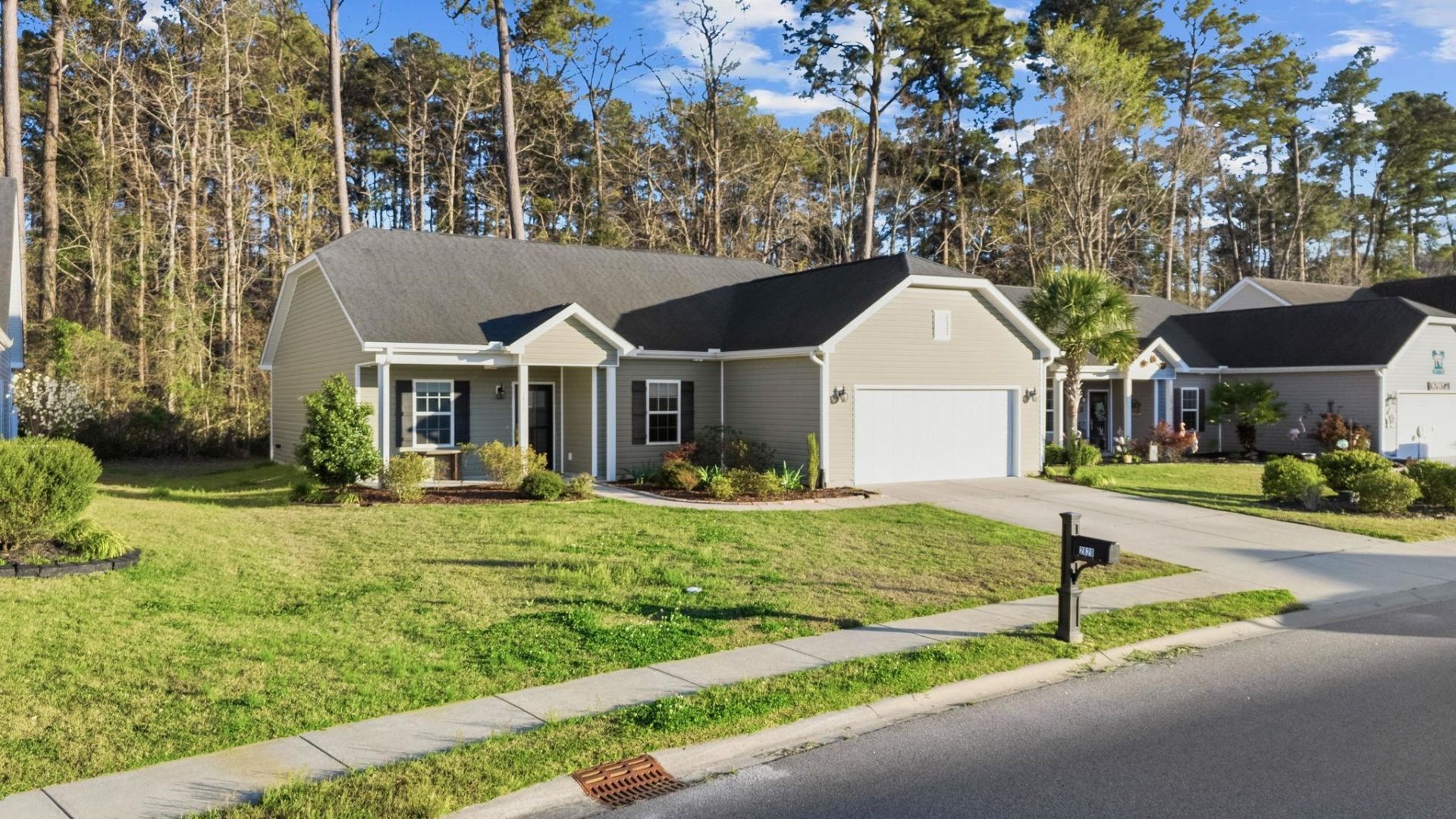 2820 Desert Rose St.  Photo 32