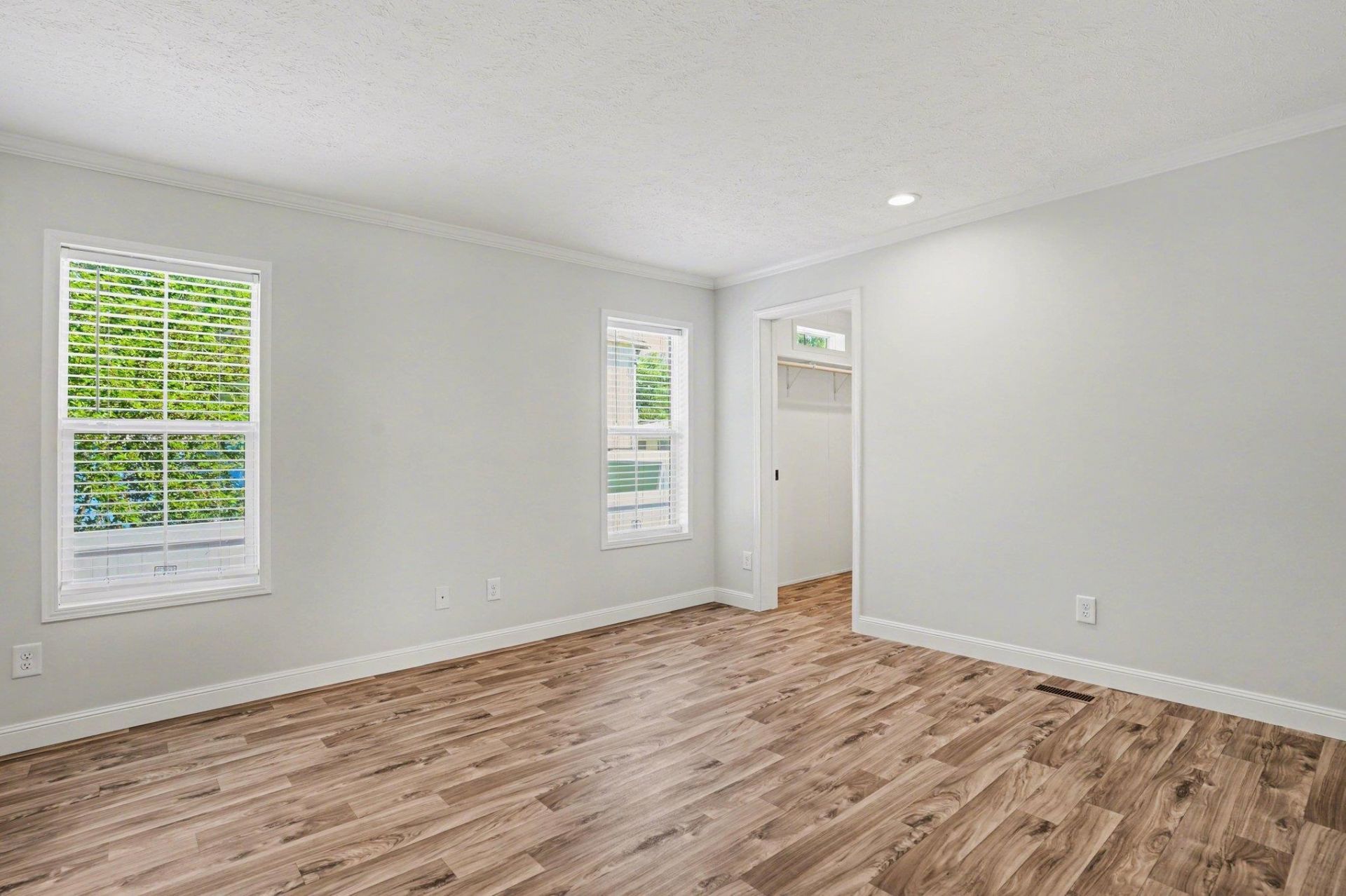 1500 24th Ave. N  Photo 11