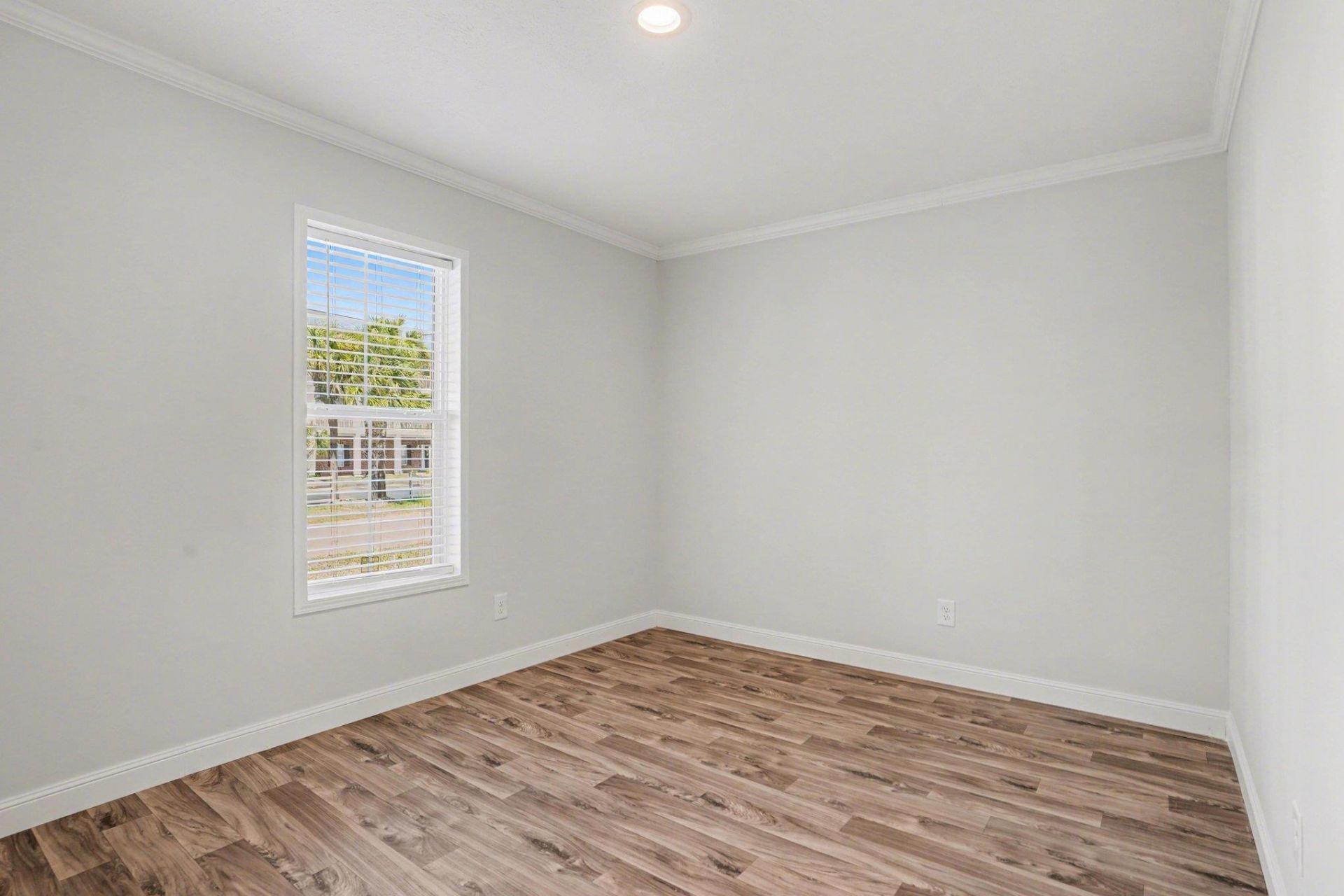 1500 24th Ave. N  Photo 16