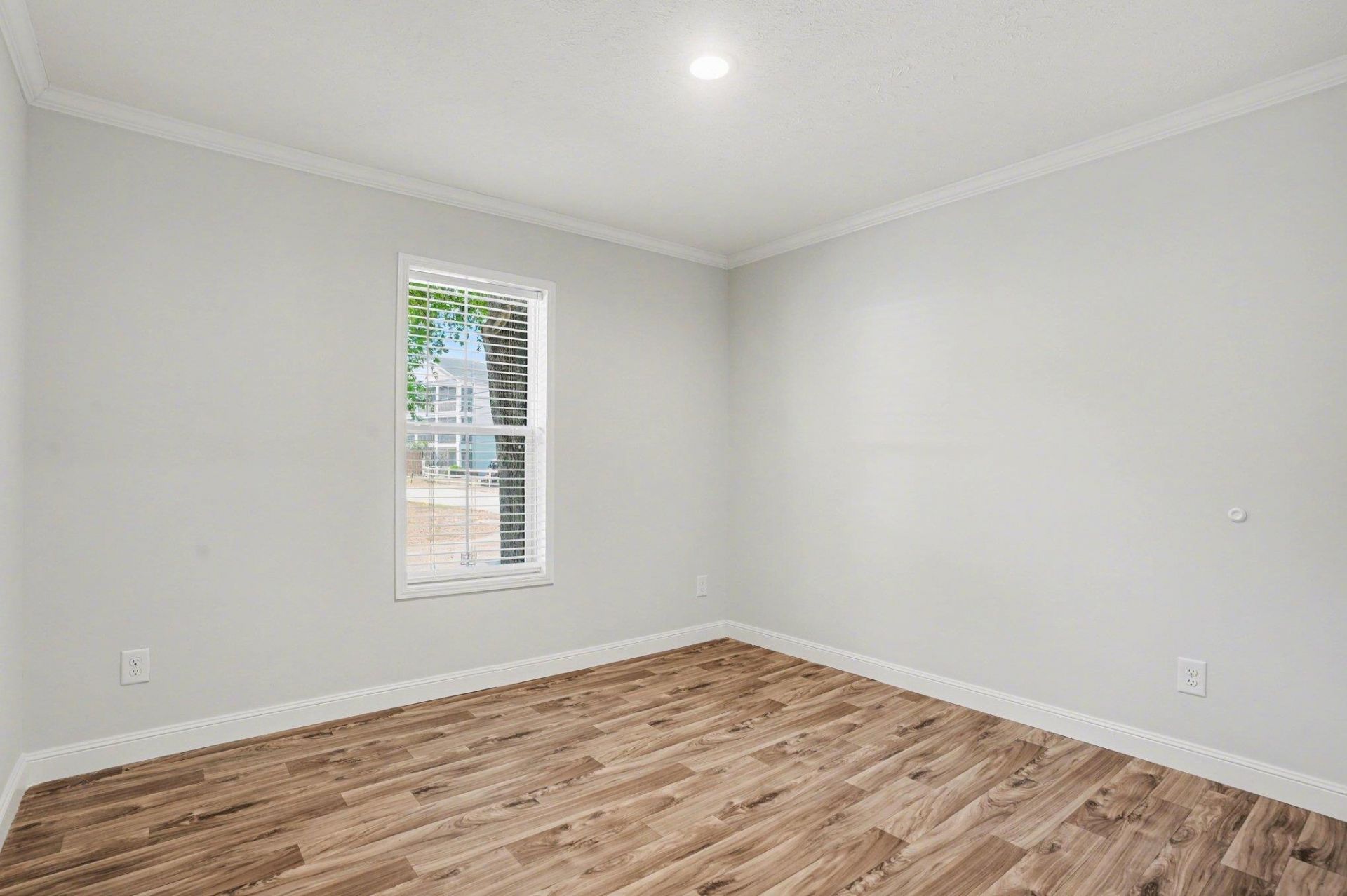 1500 24th Ave. N  Photo 17