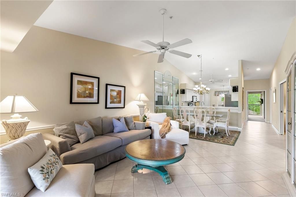 8400 Naples Heritage Dr, Unit 1524, Naples, FL 34112 Photo