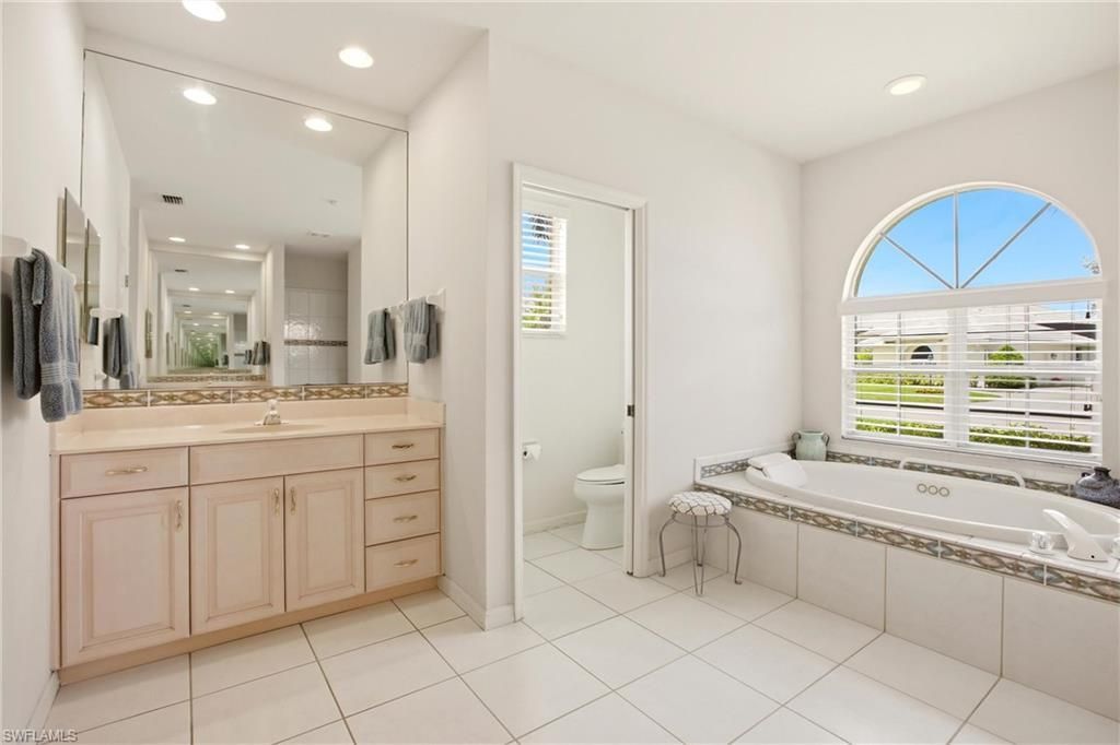 10815 Phoenix Way, Naples, FL 34119 Photo