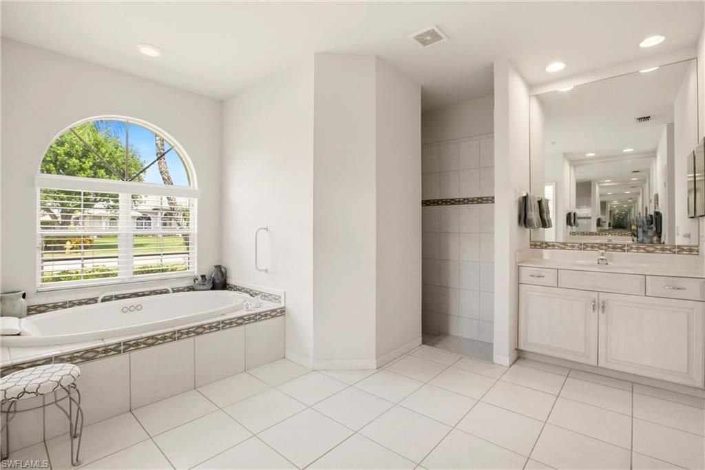 10815 Phoenix Way, Naples, FL 34119 Photo