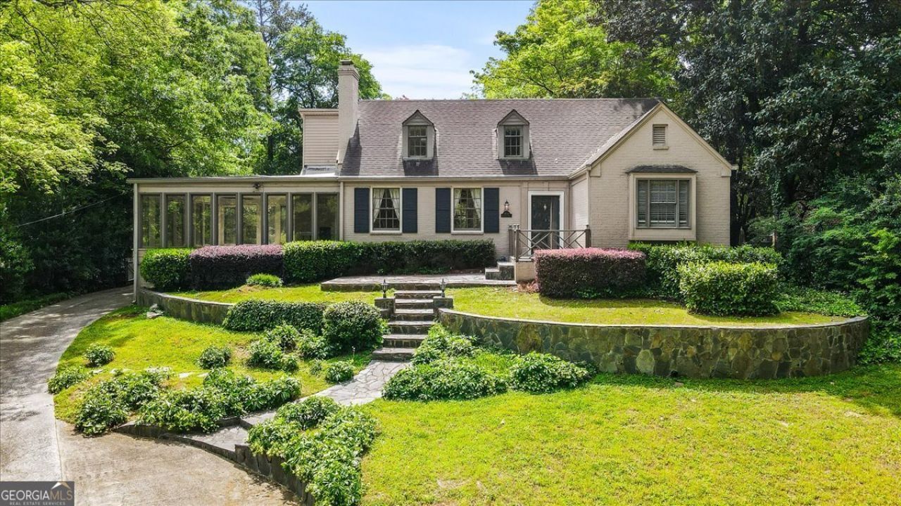 2039 Springlake Drive Nw, Atlanta, GA 30305 Main Photo