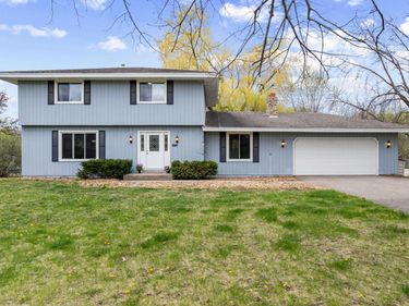 2755 Olive Lane N, Plymouth, MN 55447