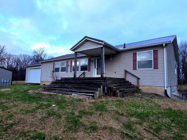 10271 N State Road 67 Highway, Edwardsport, IN 47528