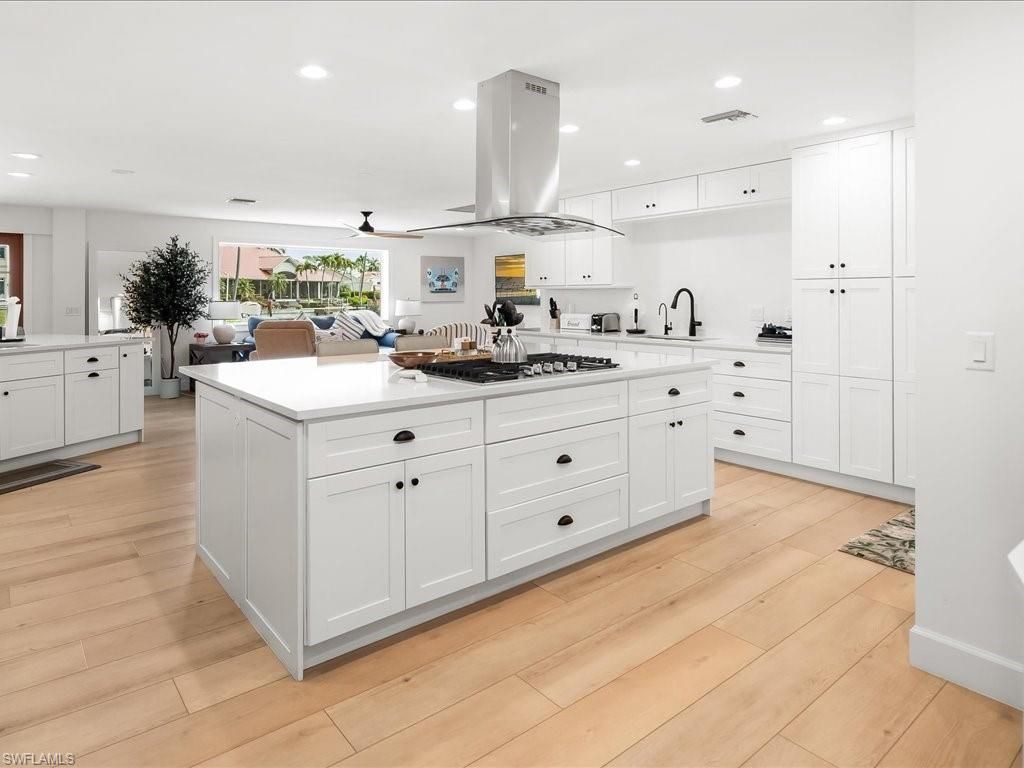 337 Mooring Line Dr, Naples, FL 34102 Photo