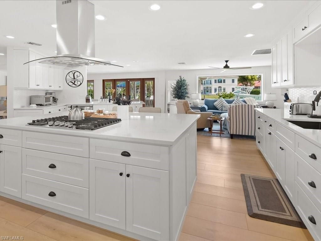 337 Mooring Line Dr, Naples, FL 34102 Photo