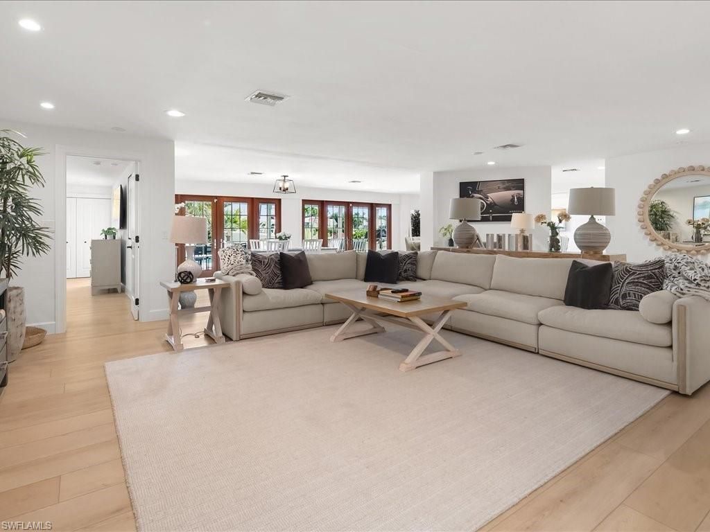 337 Mooring Line Dr, Naples, FL 34102 Photo