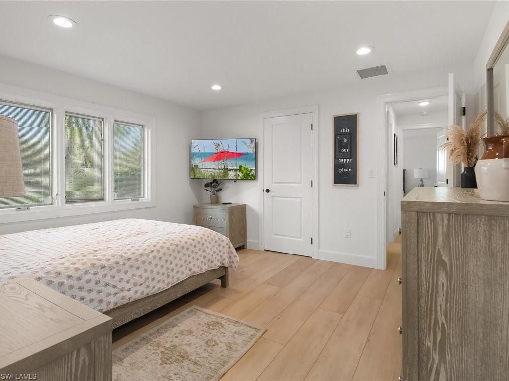 337 Mooring Line Dr, Naples, FL 34102 Photo