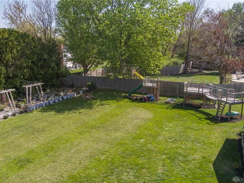 1675 Laurel Creek Drive, Troy, OH 45373 Photo 4