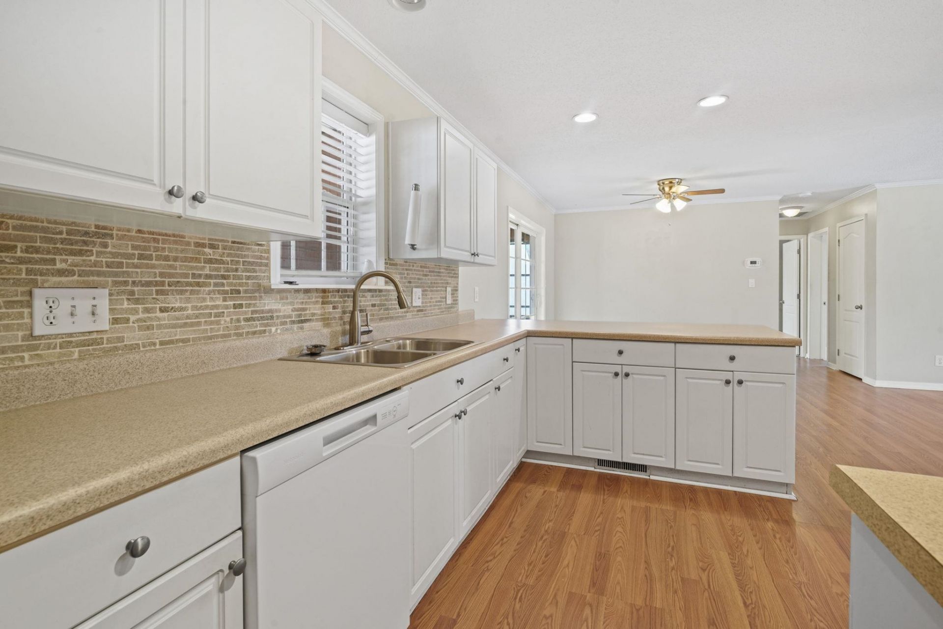 344 Stone Throw Dr. Photo 18