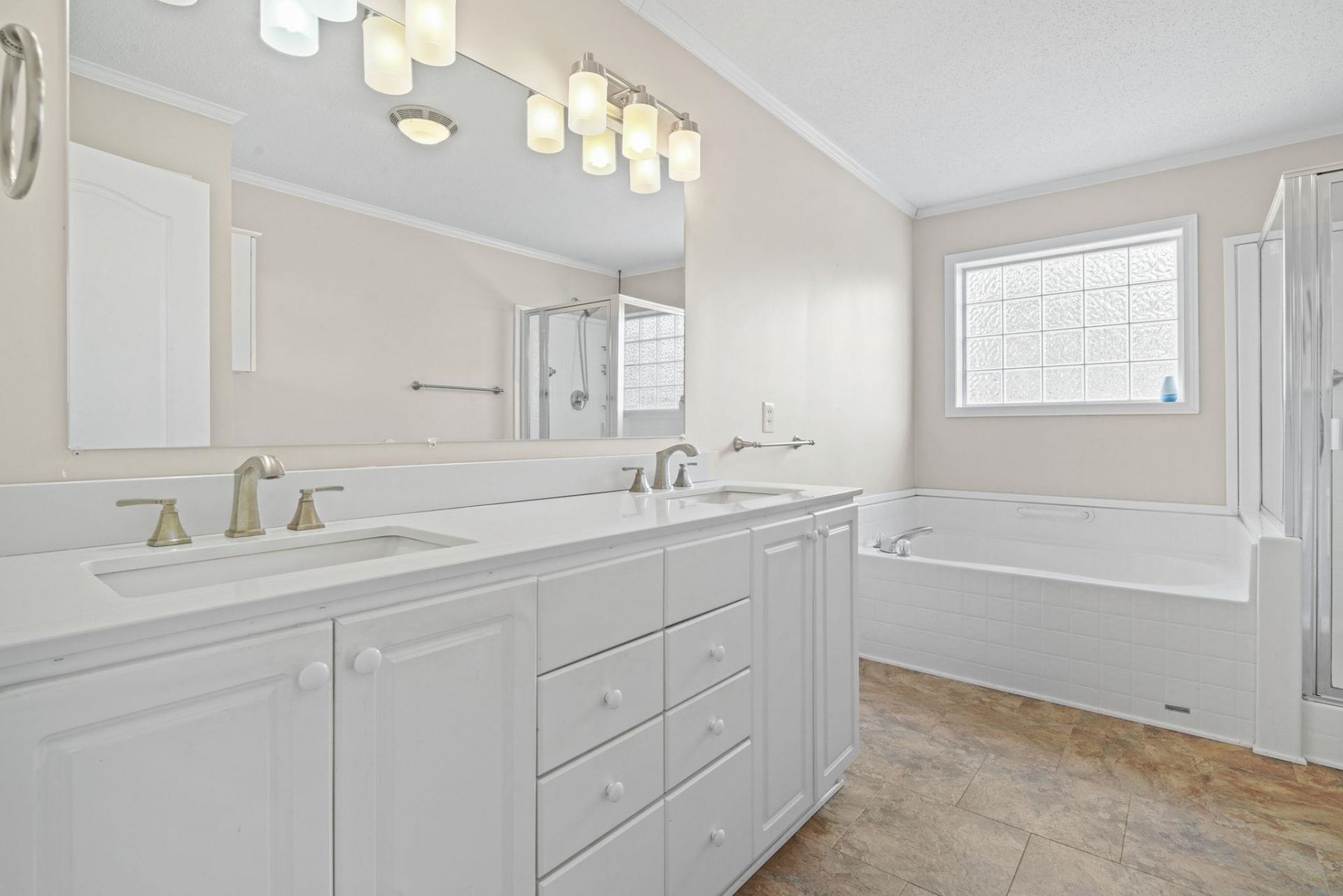 344 Stone Throw Dr. Photo 9